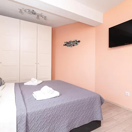 Family Friendly With A Swimming Pool - 21314 Apartment *