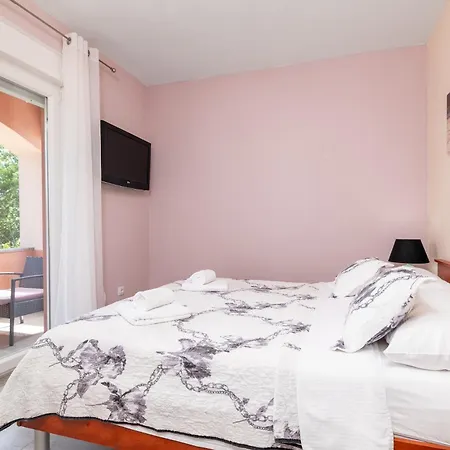 Family Friendly With A Swimming Pool - 21314 Apartment *