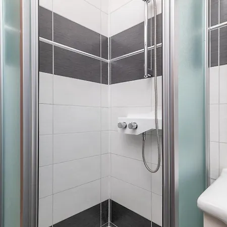 Apartment Family Friendly With A Swimming Pool - 21314 Pula