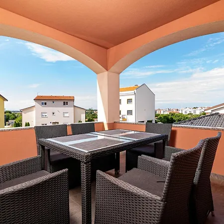 Family Friendly With A Swimming Pool - 21314 Apartment Pula