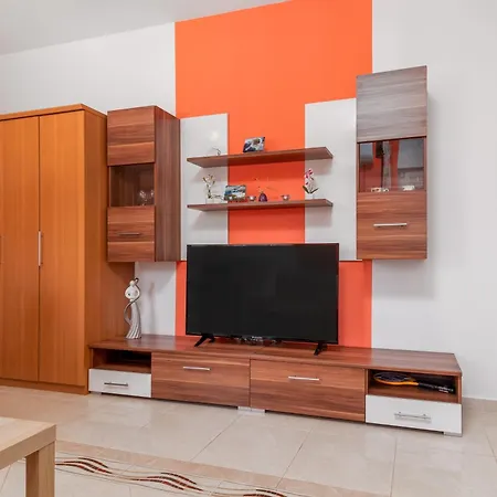 Family-friendly With Swimming Pool - 21314 بولا