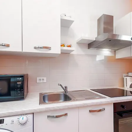 Family-friendly With Swimming Pool - 21314 بولا