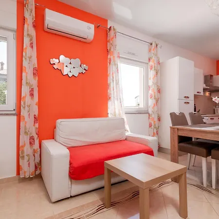 Family-friendly With Swimming Pool - 21314 بولا