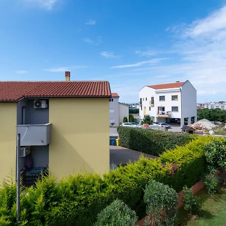 Family-friendly With Swimming Pool - 21314 بولا