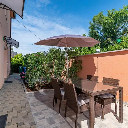 Family-friendly With Swimming Pool - 21314 * بولا